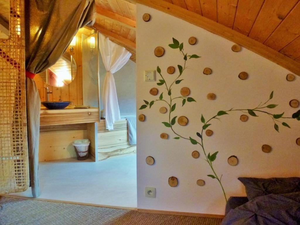 Au-Dela Des Nuages, Maison D'Hotes Insolite & Spa Aubessagne Zewnętrze zdjęcie