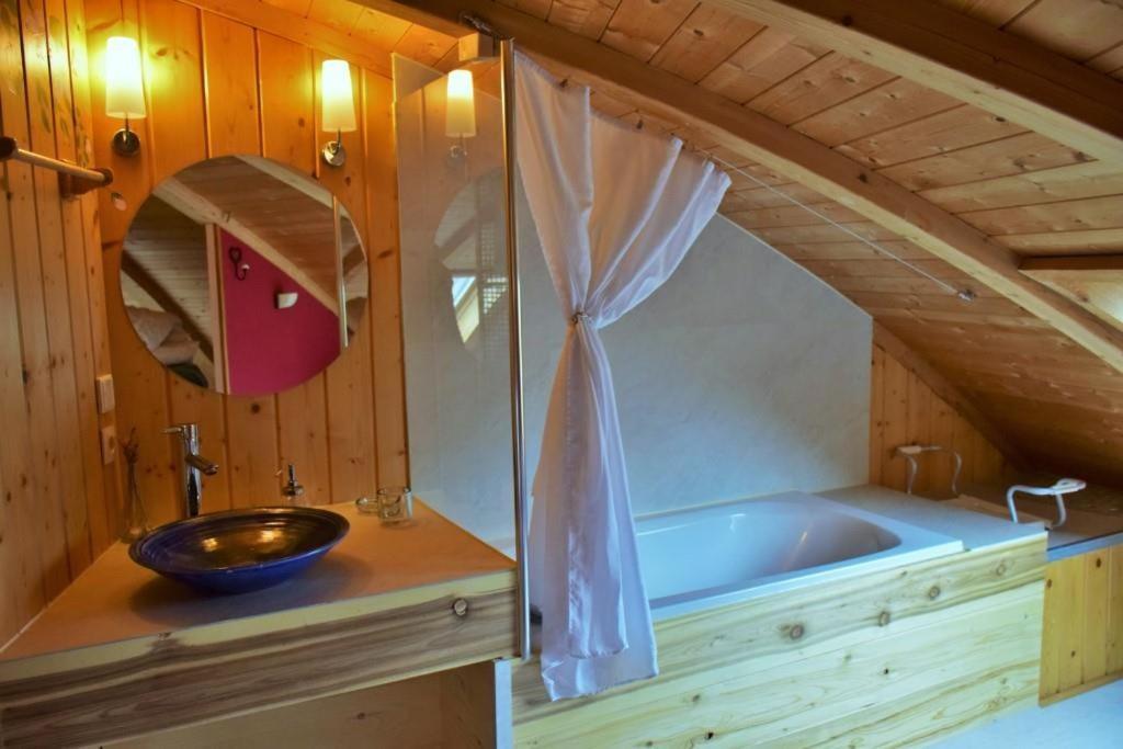 Au-Dela Des Nuages, Maison D'Hotes Insolite & Spa Aubessagne Zewnętrze zdjęcie