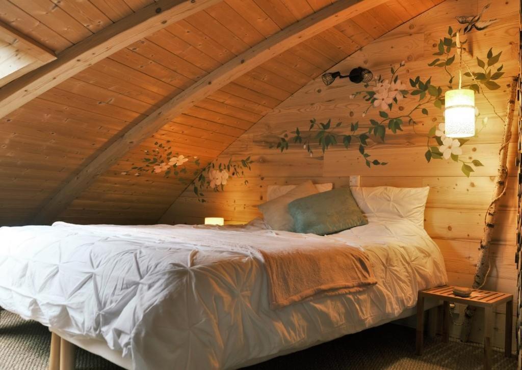 Au-Dela Des Nuages, Maison D'Hotes Insolite & Spa Aubessagne Zewnętrze zdjęcie